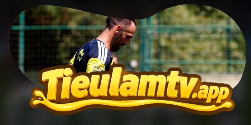 Fenerbahce dựng thế trận từ hàng thủ trước khi tăng tốc
